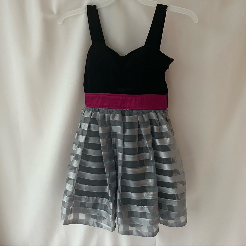 Teeze Me Juniors Formal dress